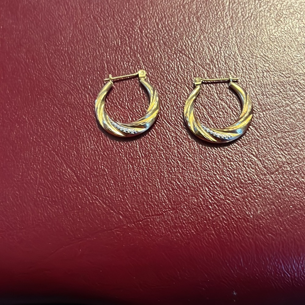 Earrings - Picture 4 of 4